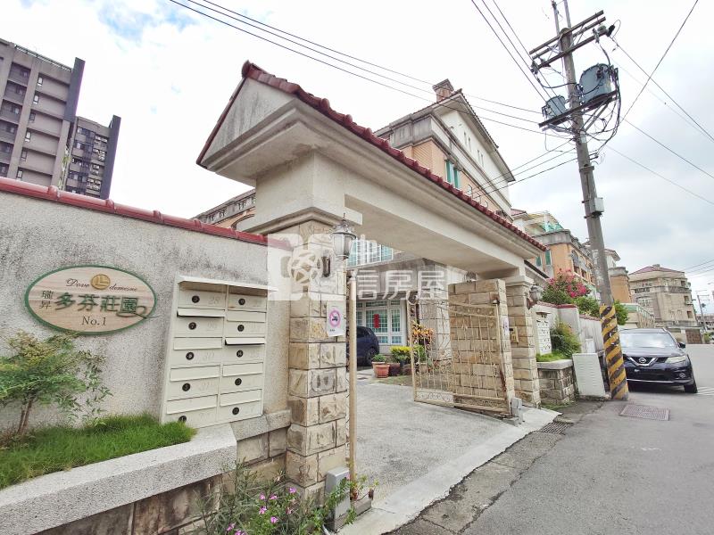 水湳多芬莊園車庫美墅房屋室內格局與周邊環境