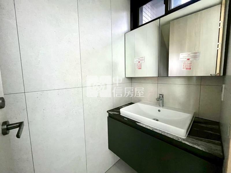 鉅虹映一灣綠透店平車房屋室內格局與周邊環境