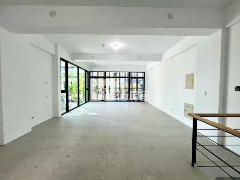 鉅虹映一灣綠透店平車房屋室內格局與周邊環境