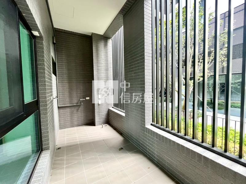 鉅虹映一灣綠透店平車房屋室內格局與周邊環境