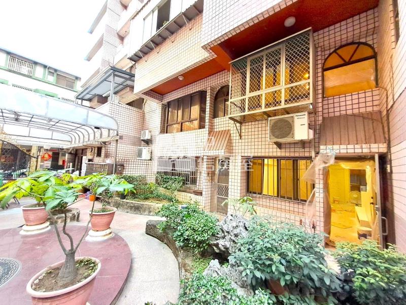 樹孝華宮庭園四房平車房屋室內格局與周邊環境