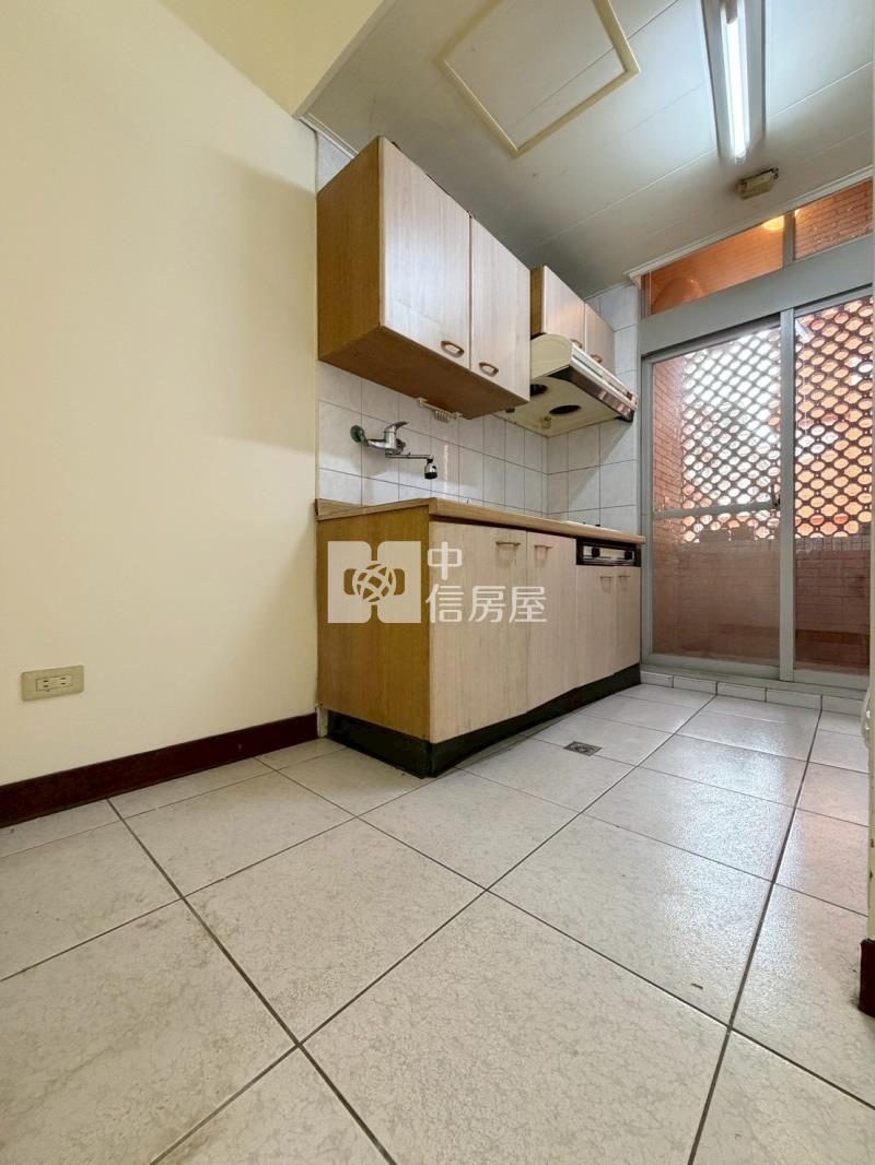 工學商圈低總價2+1房機下車位房屋室內格局與周邊環境