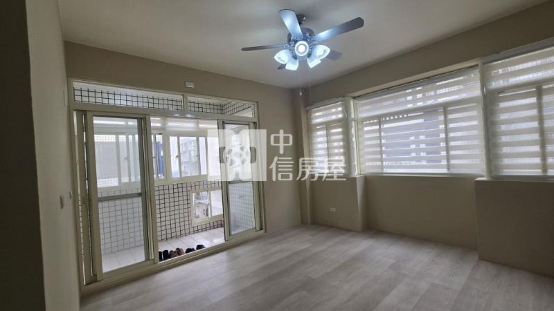 (A)中壢車站家樂福整新 3+1房(車位輪抽)公寓(中信卓越團隊)房屋室內格局與周邊環境