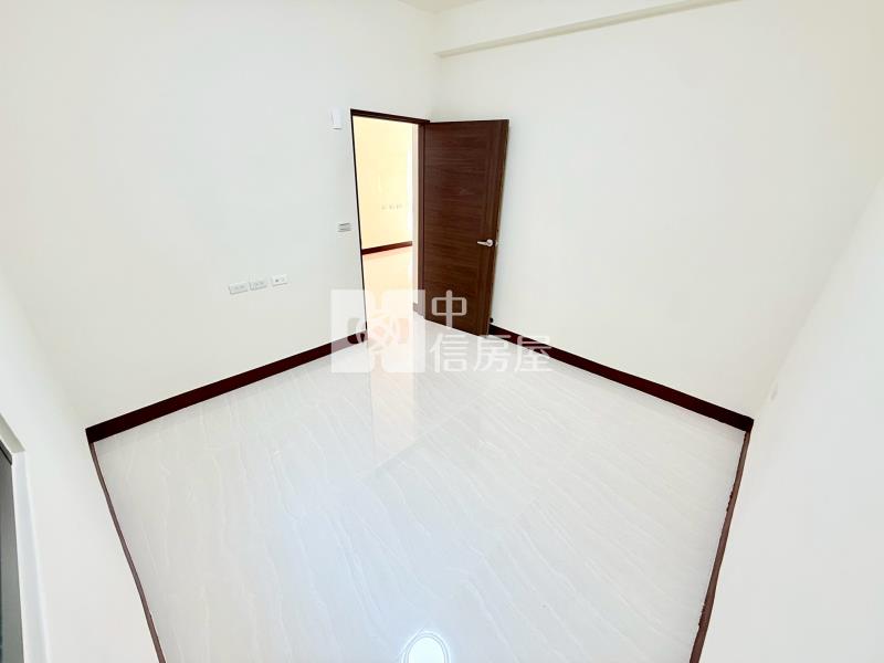 北太平臨路孝親日系車庫透天房屋室內格局與周邊環境