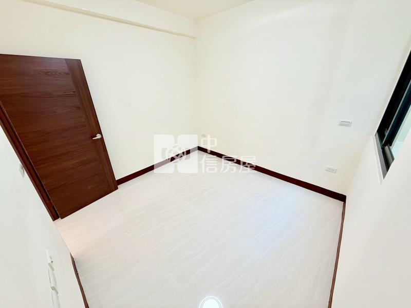 北太平臨路孝親日系車庫透天房屋室內格局與周邊環境