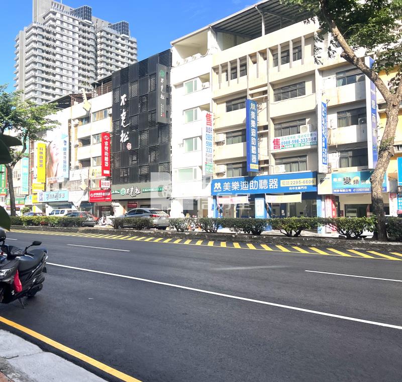 正30米中清路熱鬧四樓透店房屋室內格局與周邊環境