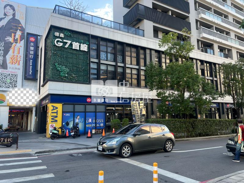 正30米中清路熱鬧四樓透店房屋室內格局與周邊環境