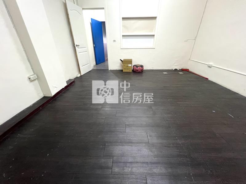 正30米中清路熱鬧四樓透店房屋室內格局與周邊環境