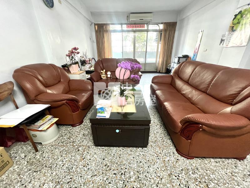 正30米中清路熱鬧四樓透店房屋室內格局與周邊環境