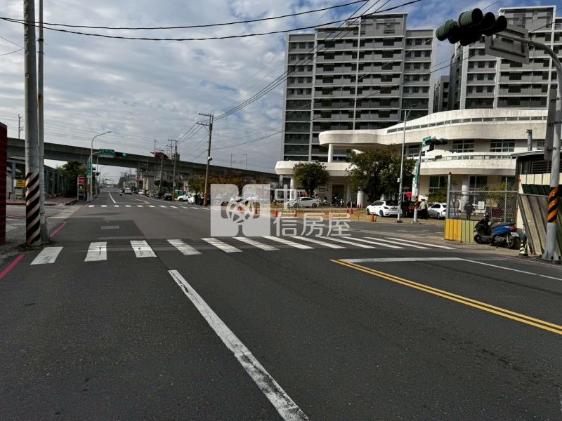 新市起飛大面寬金店面房屋室內格局與周邊環境