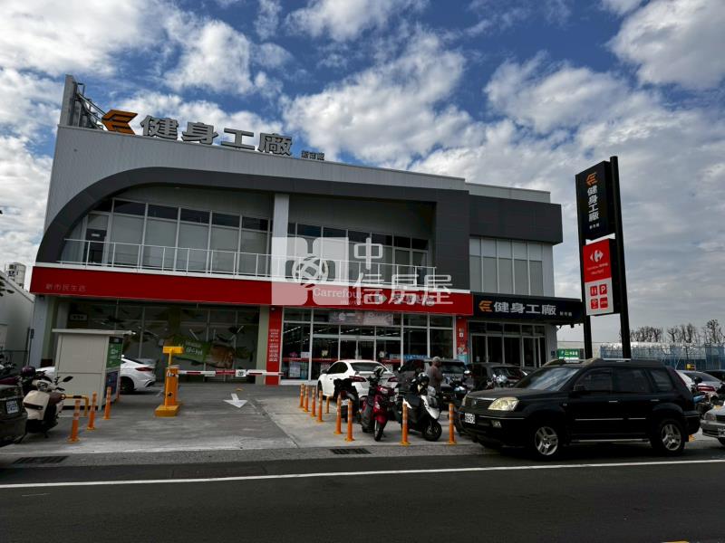 新市起飛大面寬金店面房屋室內格局與周邊環境