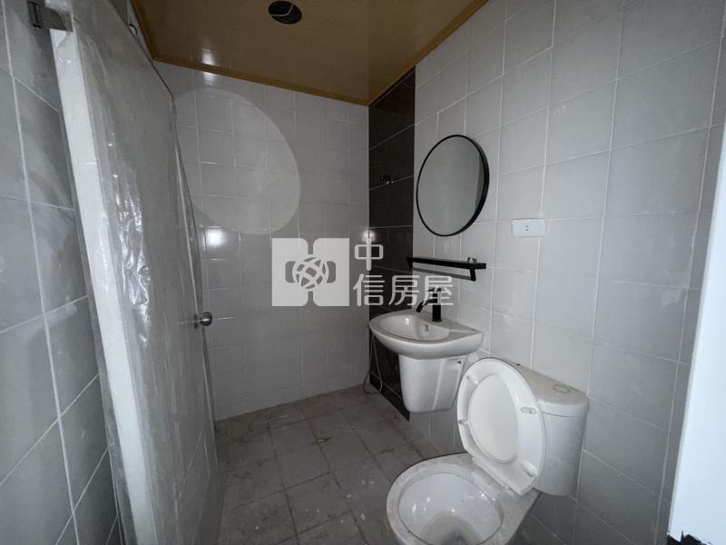 九如近交流道車庫透天房屋室內格局與周邊環境