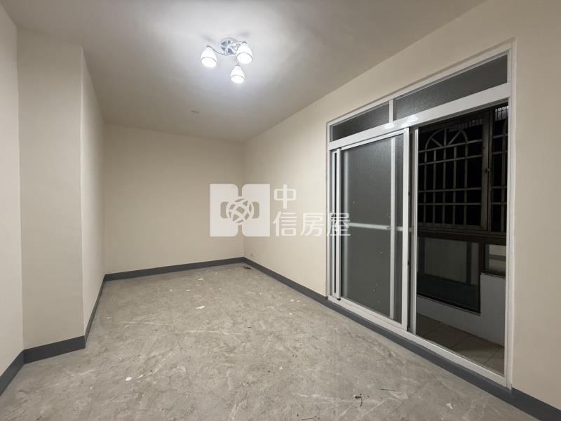 九如近交流道車庫透天房屋室內格局與周邊環境