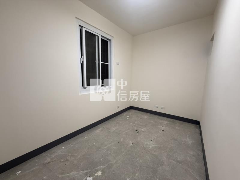 九如近交流道車庫透天房屋室內格局與周邊環境