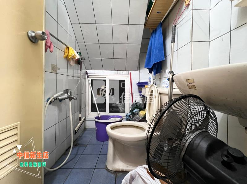 部桃愛買高城市場旁透天店面房屋室內格局與周邊環境