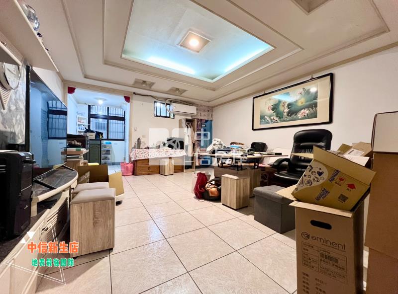 部桃愛買高城市場旁透天店面房屋室內格局與周邊環境