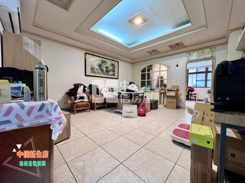 部桃愛買高城市場旁透天店面房屋室內格局與周邊環境