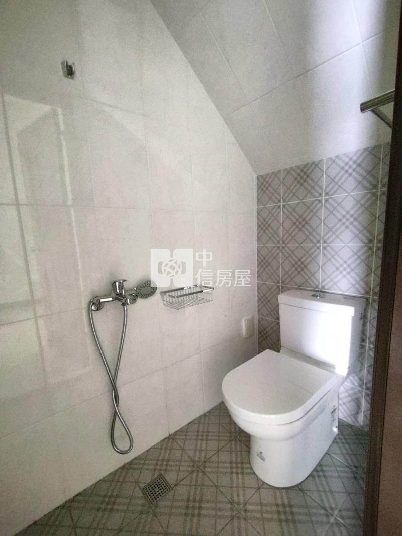 新營太子路全新透天車墅A房屋室內格局與周邊環境