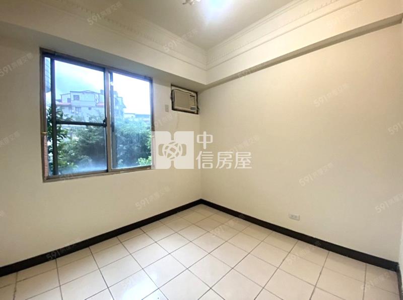 名人山水三房露臺戶房屋室內格局與周邊環境