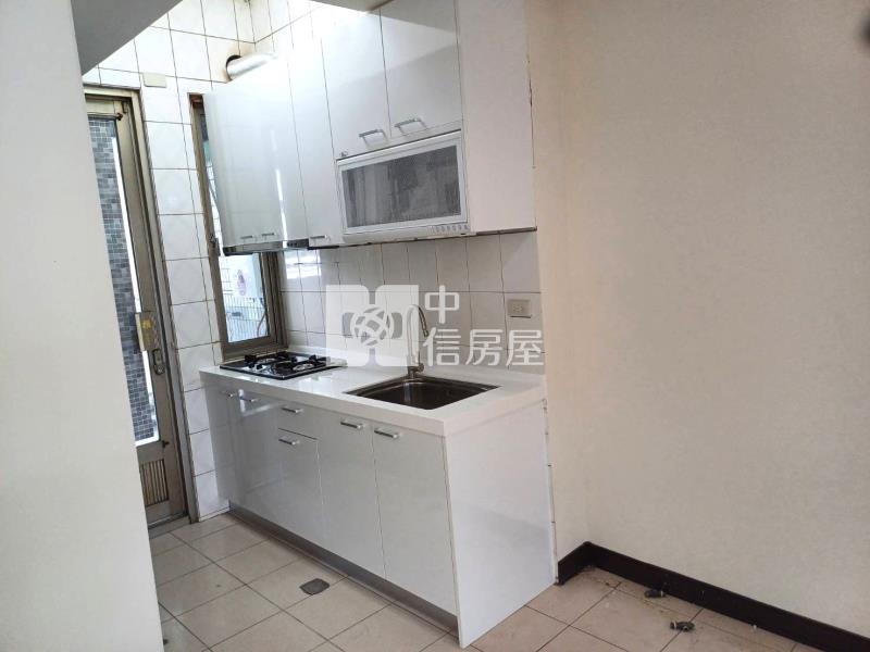 名人山水三房露臺戶房屋室內格局與周邊環境