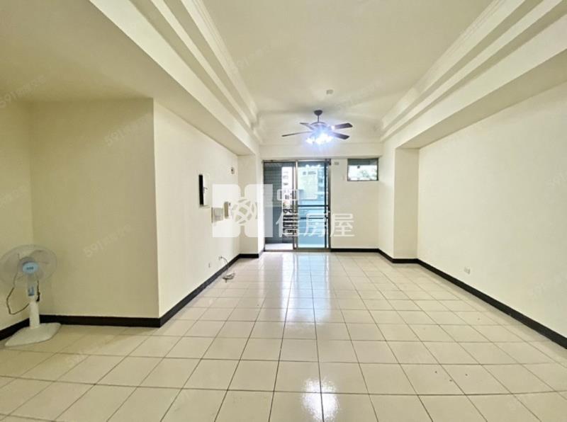 名人山水三房露臺戶房屋室內格局與周邊環境