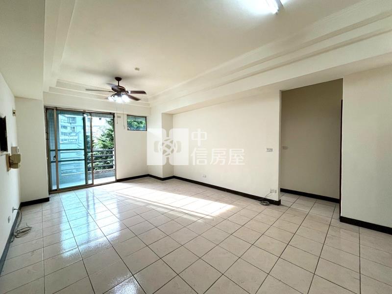 名人山水三房露臺戶房屋室內格局與周邊環境