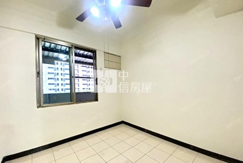 名人山水三房露臺戶房屋室內格局與周邊環境