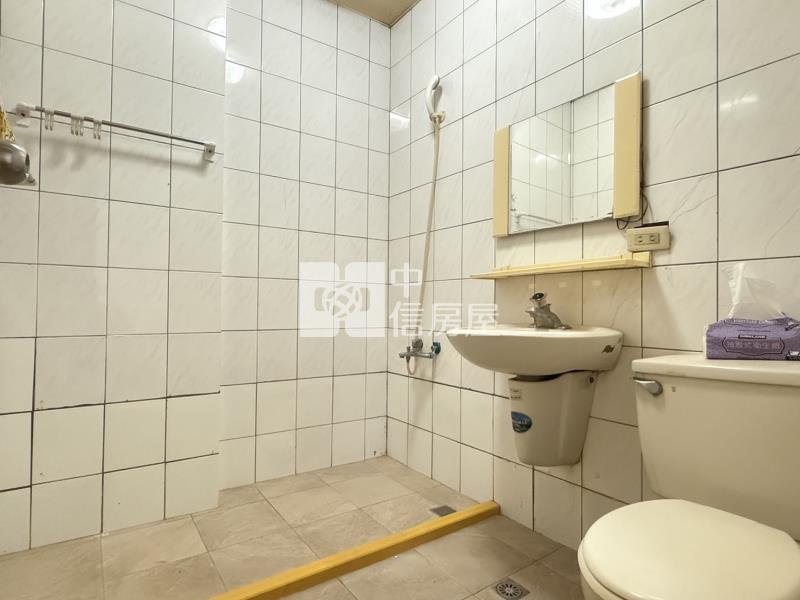 (獨家專賣)599-稀有低總價名座花園1樓3+1房【中信王牌】房屋室內格局與周邊環境