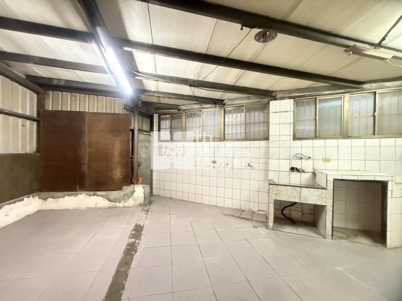 (獨家專賣)599-稀有低總價名座花園1樓3+1房【中信王牌】房屋室內格局與周邊環境