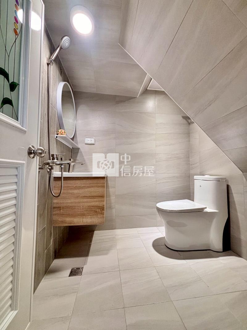 南工全新裝潢透天店住房屋室內格局與周邊環境