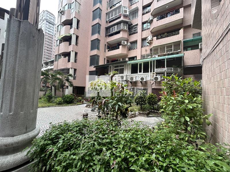 安坪超大坪數之三房大樓房屋室內格局與周邊環境