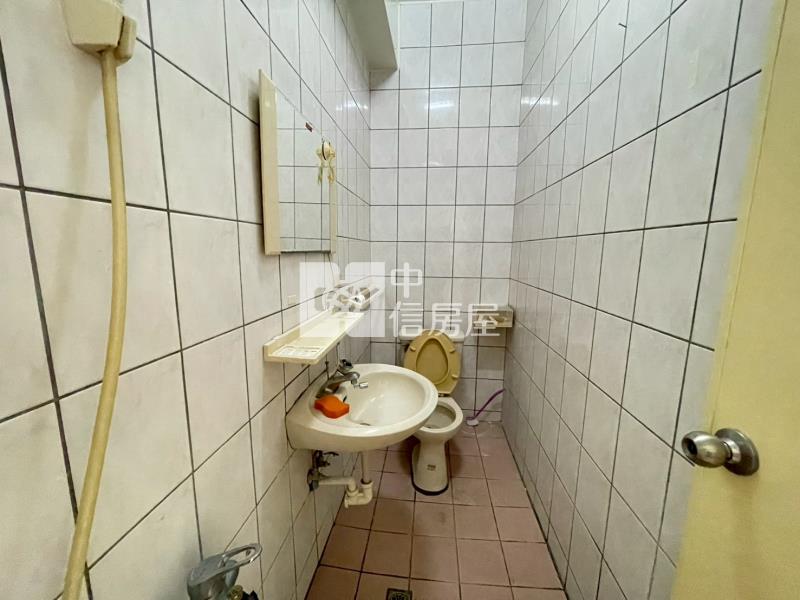 斗六雲科工旁車庫透天房屋室內格局與周邊環境