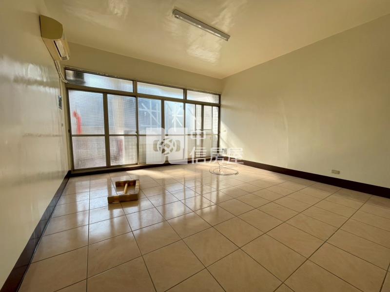 斗六雲科工旁車庫透天房屋室內格局與周邊環境