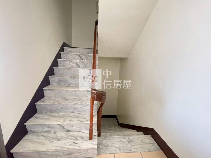 斗六雲科工旁車庫透天房屋室內格局與周邊環境