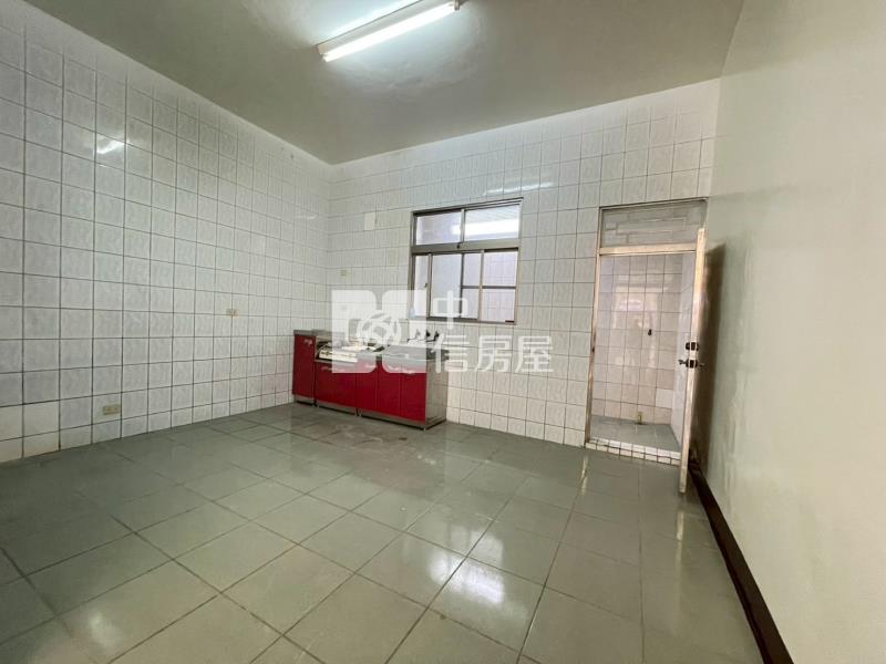 斗六雲科工旁車庫透天房屋室內格局與周邊環境