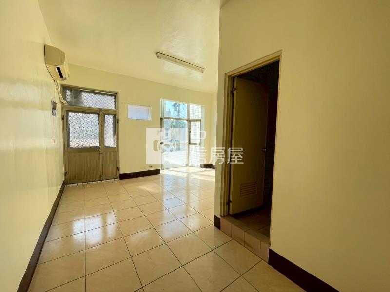 斗六雲科工旁車庫透天房屋室內格局與周邊環境