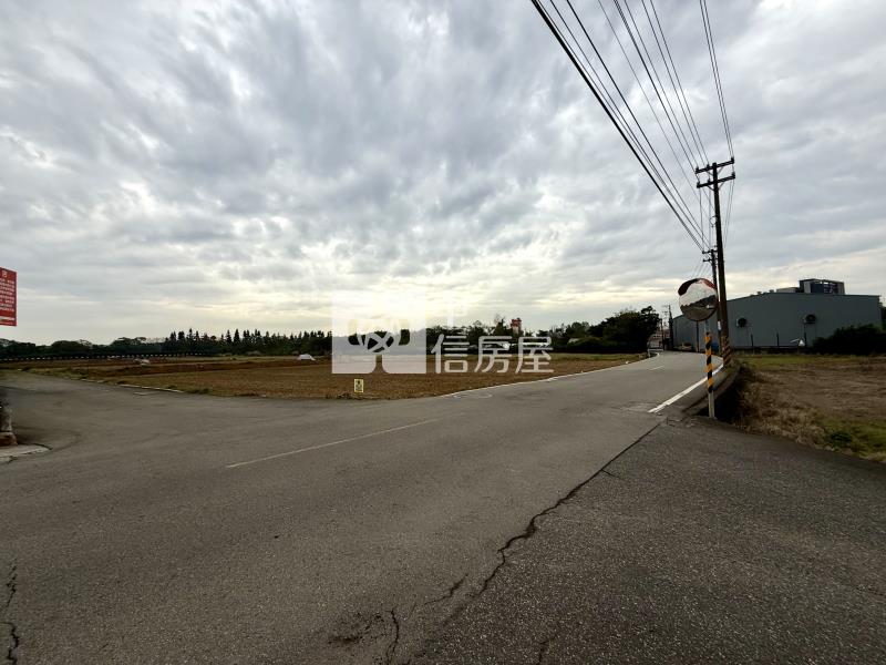 過嶺2千多坪雙面臨路農地房屋室內格局與周邊環境