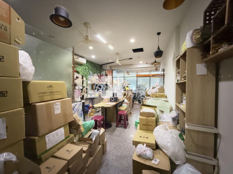 西屯路前後臨路收租店套房屋室內格局與周邊環境
