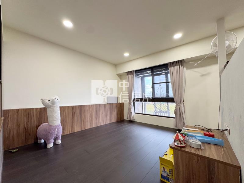 近66南勢國小.天然瓦斯.大地坪69坪雙車位電梯別墅房屋室內格局與周邊環境