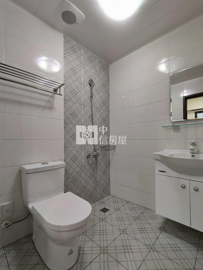 新營太子路全新透天車墅D房屋室內格局與周邊環境