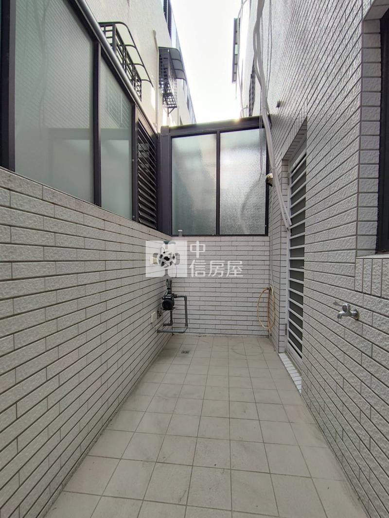 新營太子路全新透天車墅D房屋室內格局與周邊環境