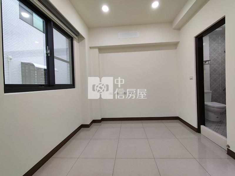 新營太子路全新透天車墅D房屋室內格局與周邊環境