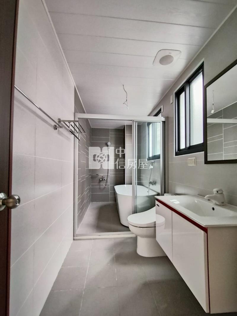 新營太子路全新透天車墅E房屋室內格局與周邊環境