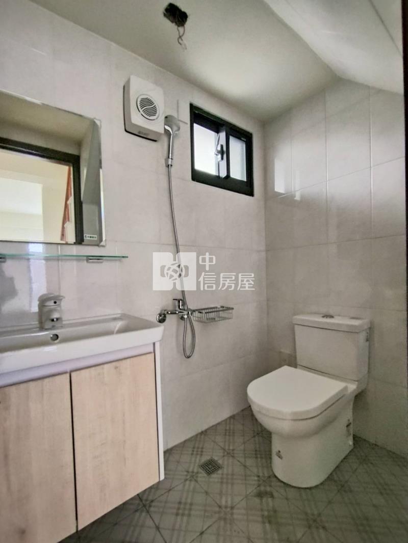 新營太子路全新透天車墅E房屋室內格局與周邊環境