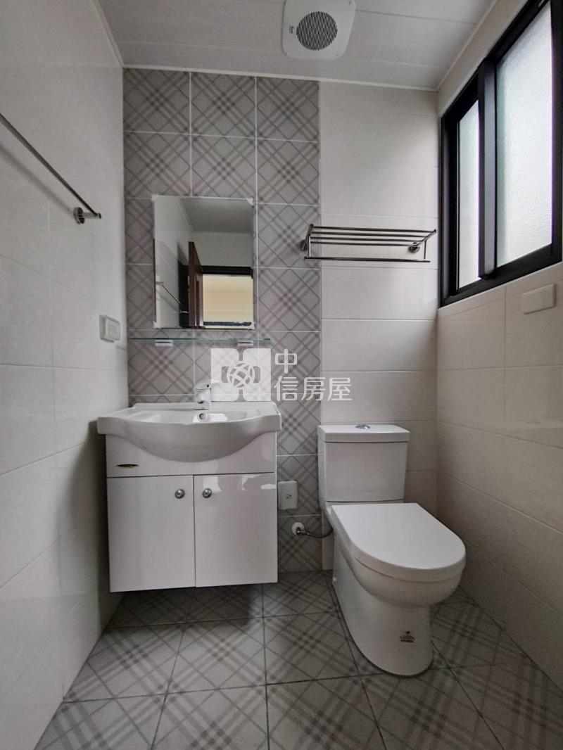 新營太子路全新透天車墅E房屋室內格局與周邊環境