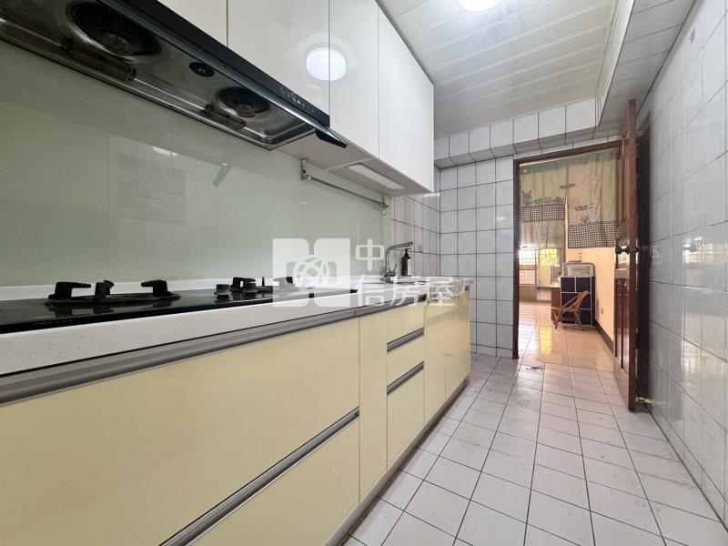 草屯太平路三房車位華廈房屋室內格局與周邊環境