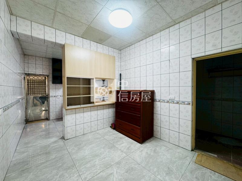 竹南低總價5房透天房屋室內格局與周邊環境