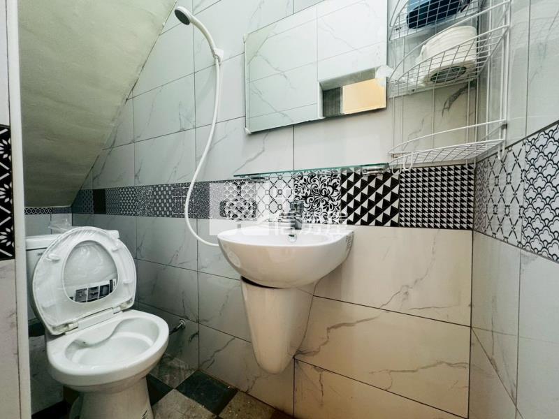 竹南低總價5房透天房屋室內格局與周邊環境