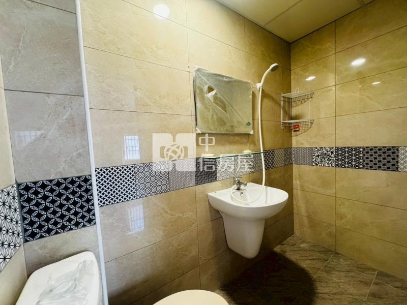 竹南低總價5房透天房屋室內格局與周邊環境