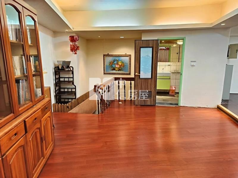 斗六家樂福三角窗店住房屋室內格局與周邊環境